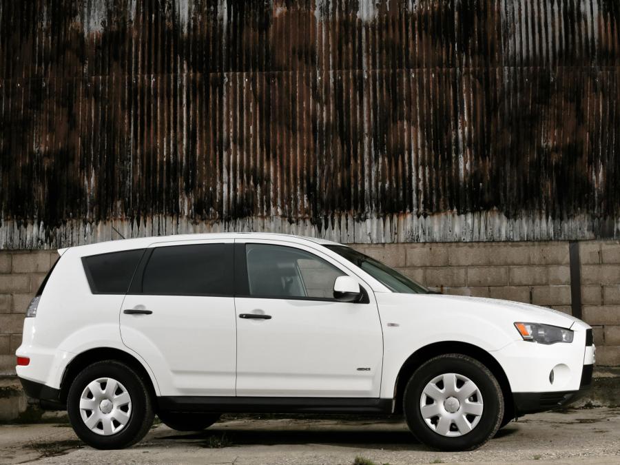  Mitsubishi Outlander Van 2010 года  (UK) (фото 12 из 12)